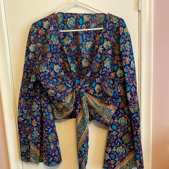 Brand new silk tie up blouse. 70s style sleeves. - Picture 1 of 2